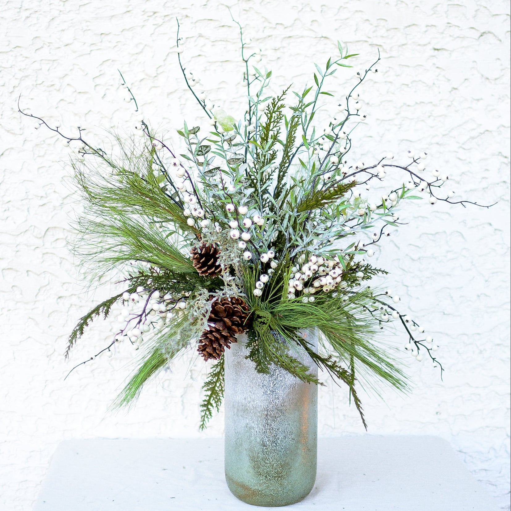 Winter White Bouquet Grand Drop In