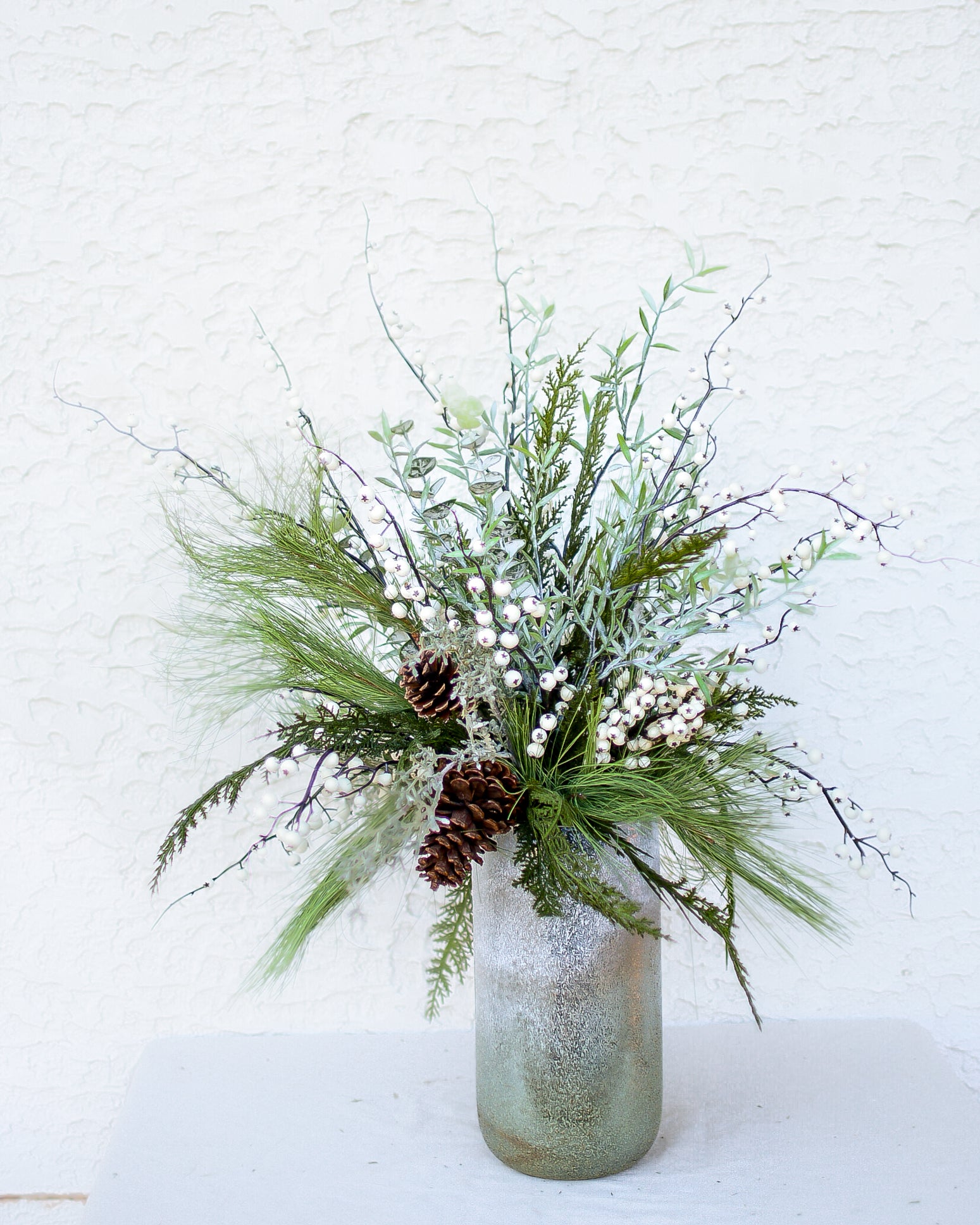 Winter White Bouquet Grand Drop In