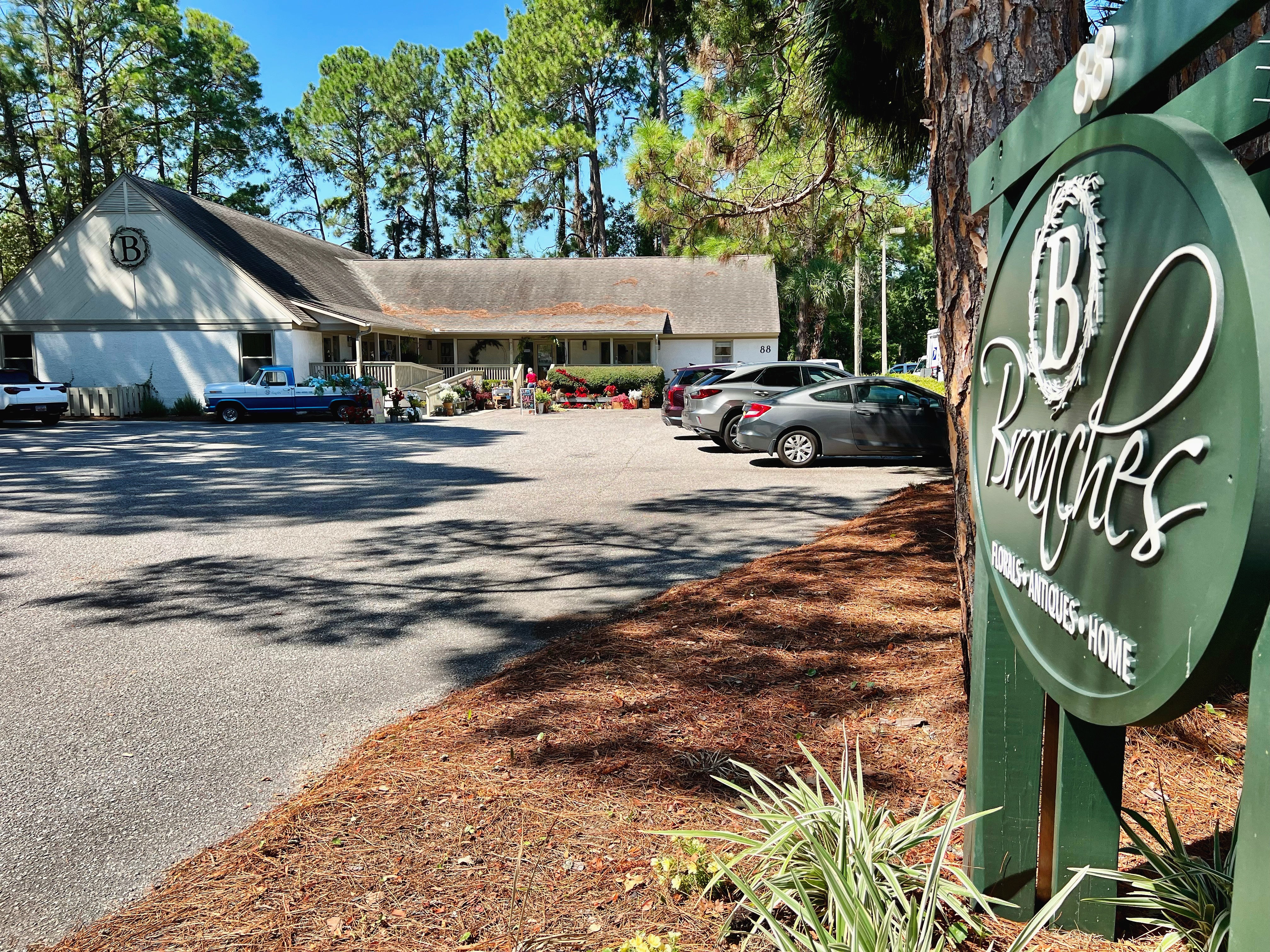 04.09.2026 @ 11AM | Fresh Spring Inspired Bouquet Workshop w/ Woodsman's Wife & Co.