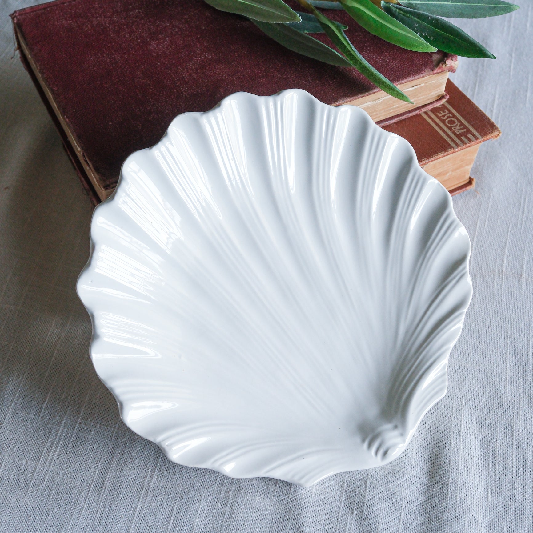 Glazed White Ceramic Shell Dish Made in Italy