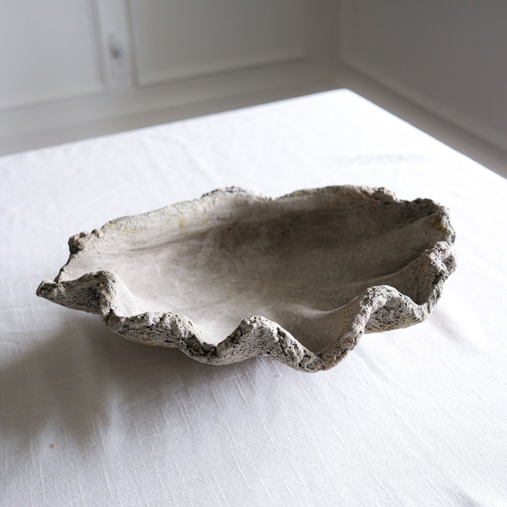 Stone Grey Clamshell Planter