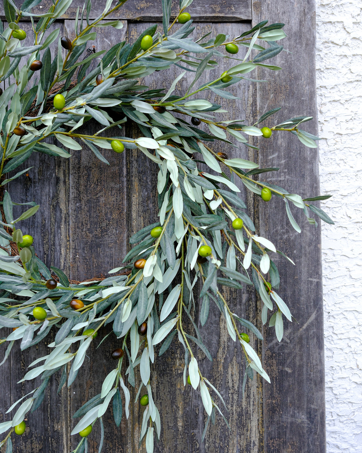 28"D Olive Berry Wreath