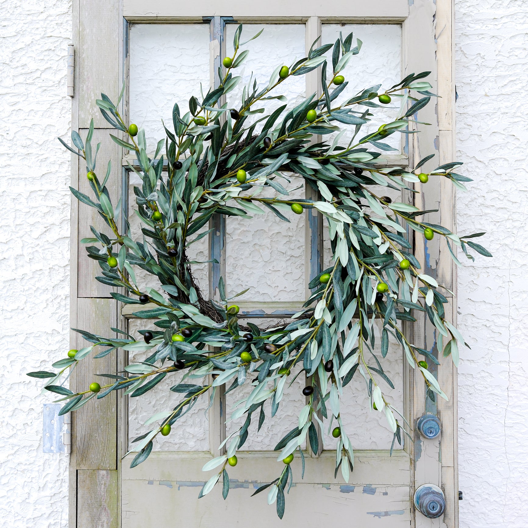 28"D Olive Berry Wreath