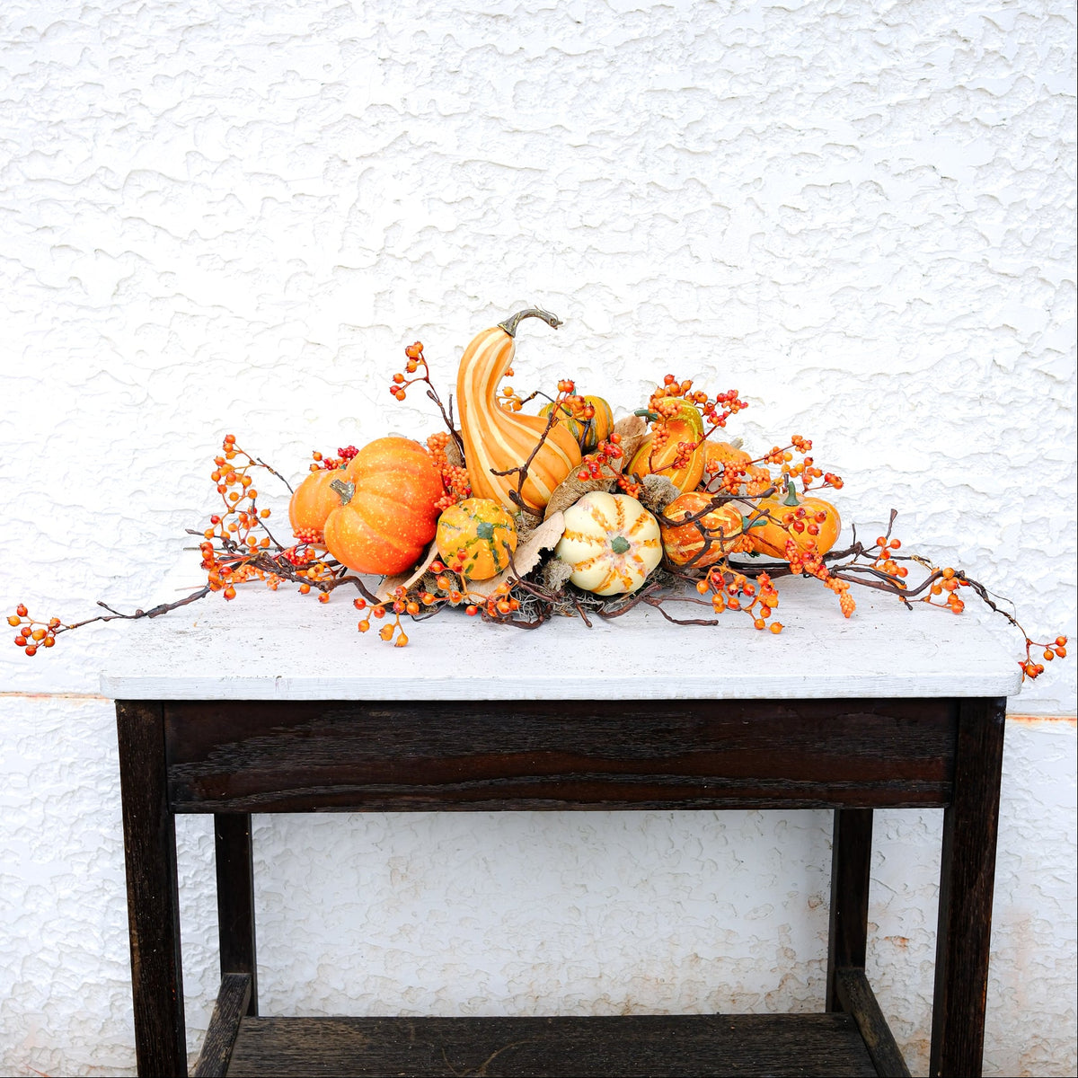On the Vine Pumpkin Berry Centerpiece Drop In