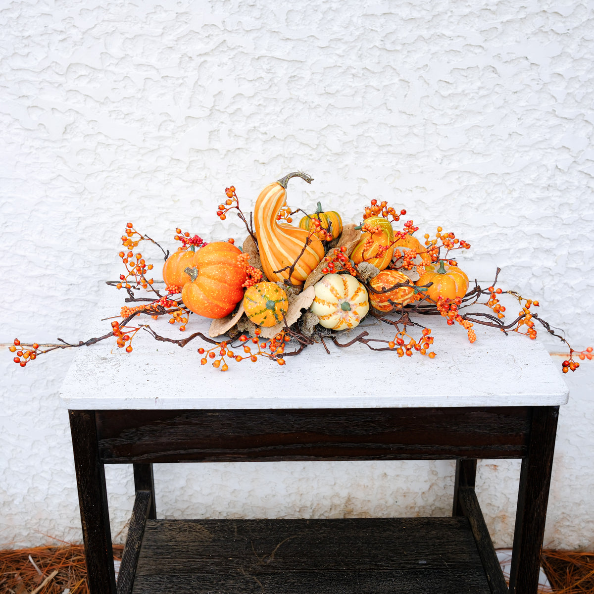 On the Vine Pumpkin Berry Centerpiece Drop In