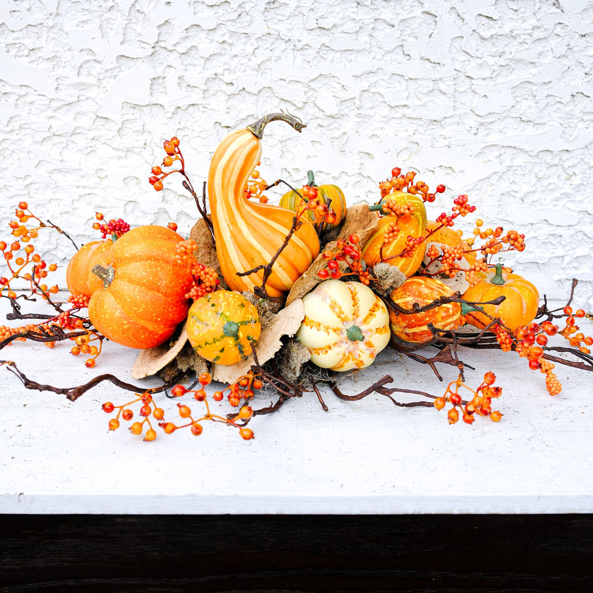 On the Vine Pumpkin Berry Centerpiece Drop In