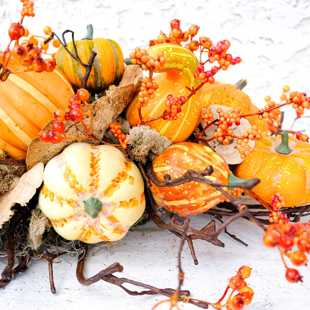 On the Vine Pumpkin Berry Centerpiece Drop In