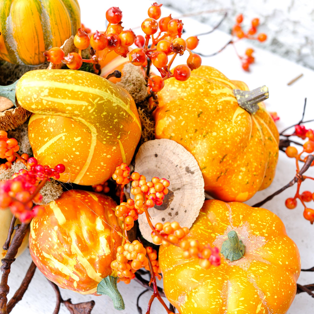 On the Vine Pumpkin Berry Centerpiece Drop In