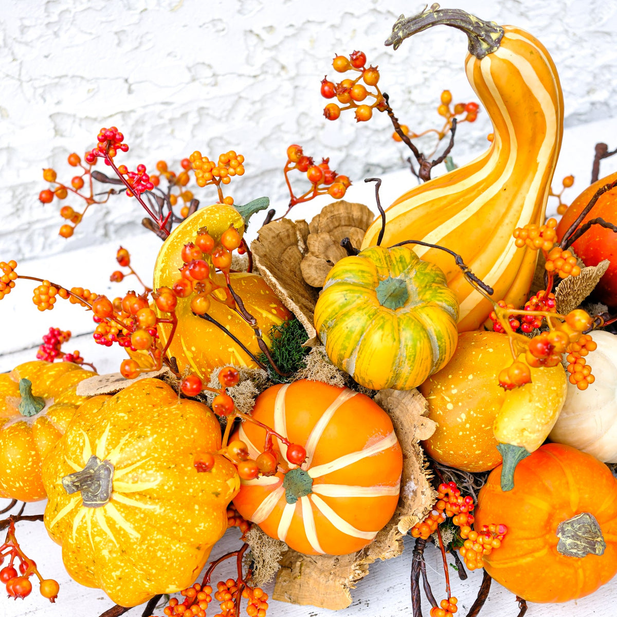 On the Vine Pumpkin Berry Centerpiece Drop In