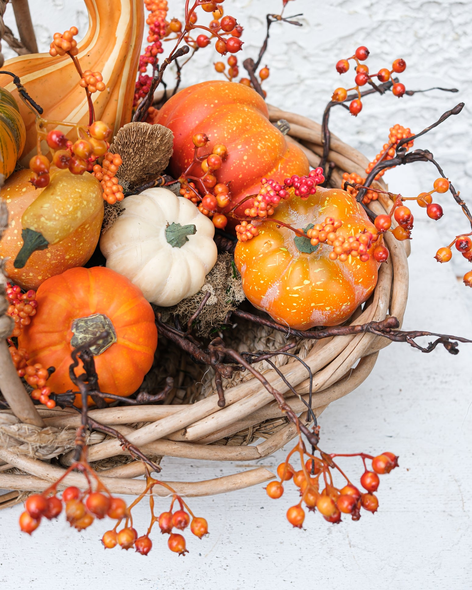 On the Vine Pumpkin Berry Centerpiece Drop In