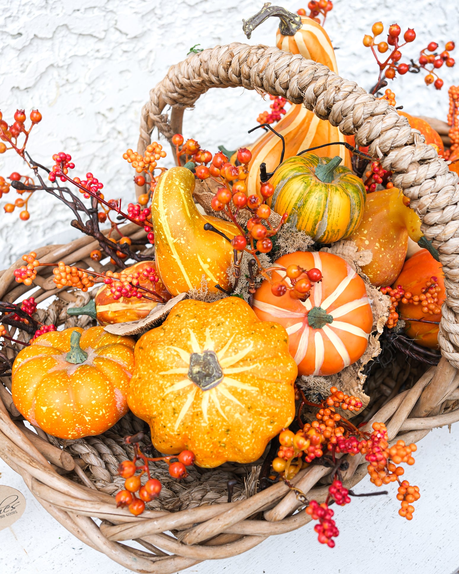 On the Vine Pumpkin Berry Centerpiece Drop In