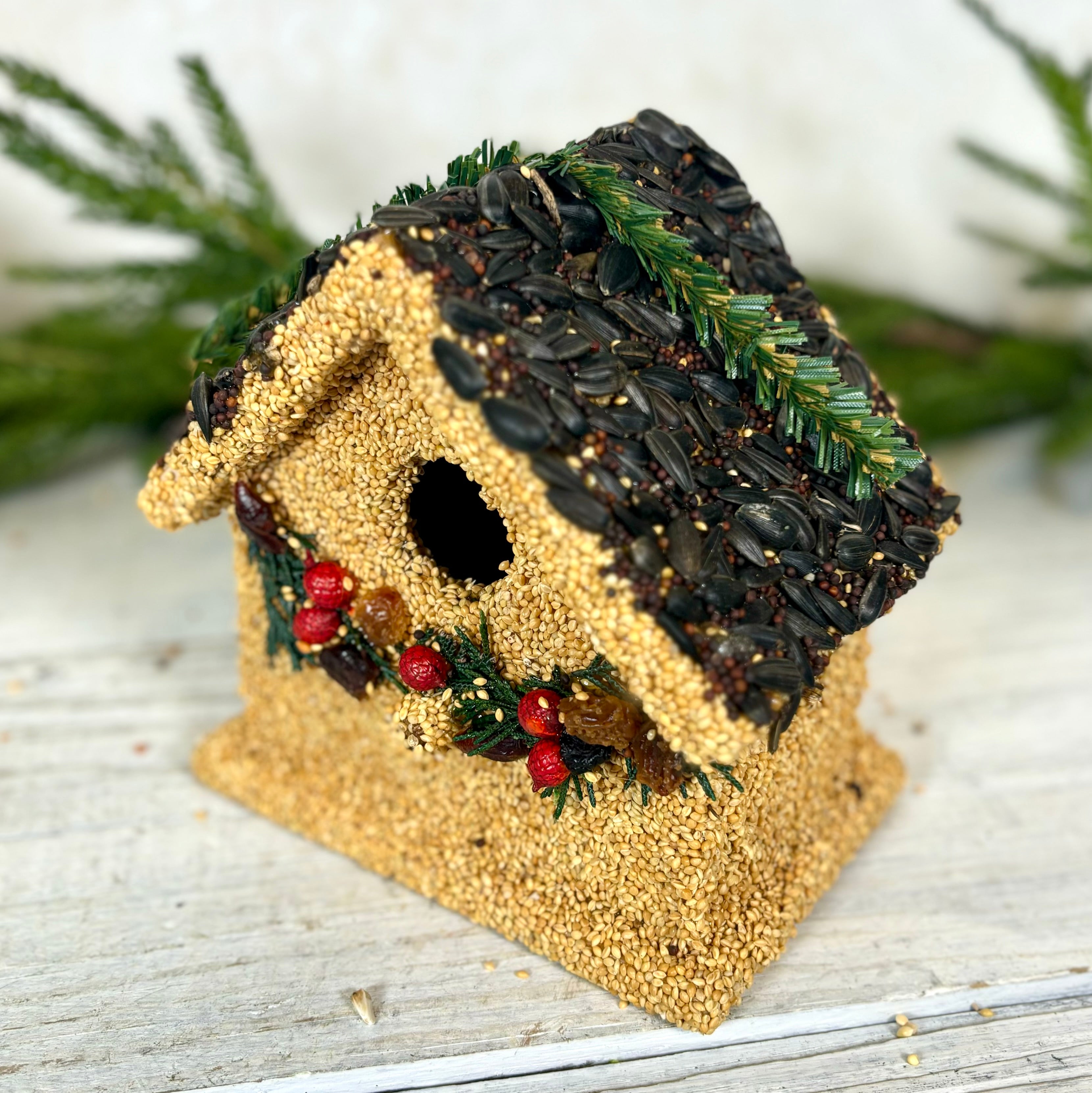 Holiday Season Cottage Seeded Birdhouse Juniper Garland