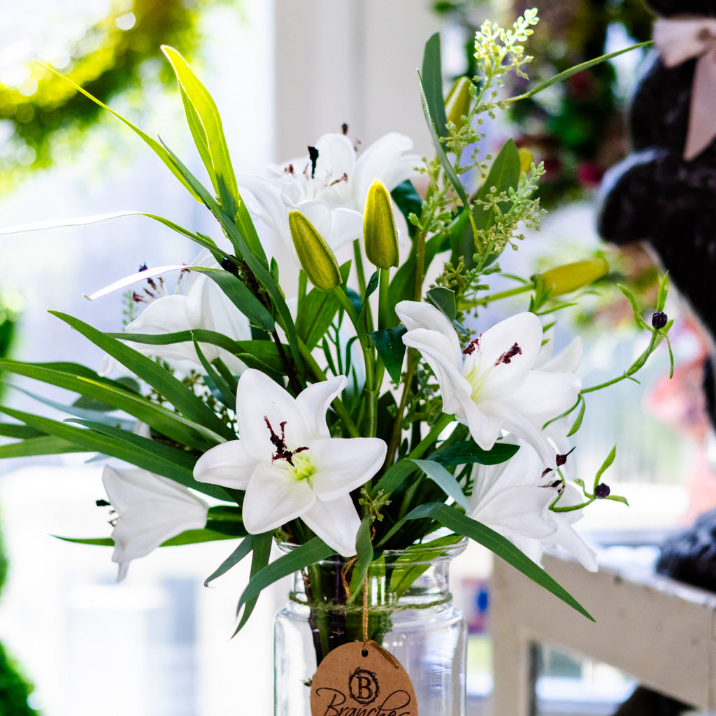 Small Easter Lily Bouquet Drop In