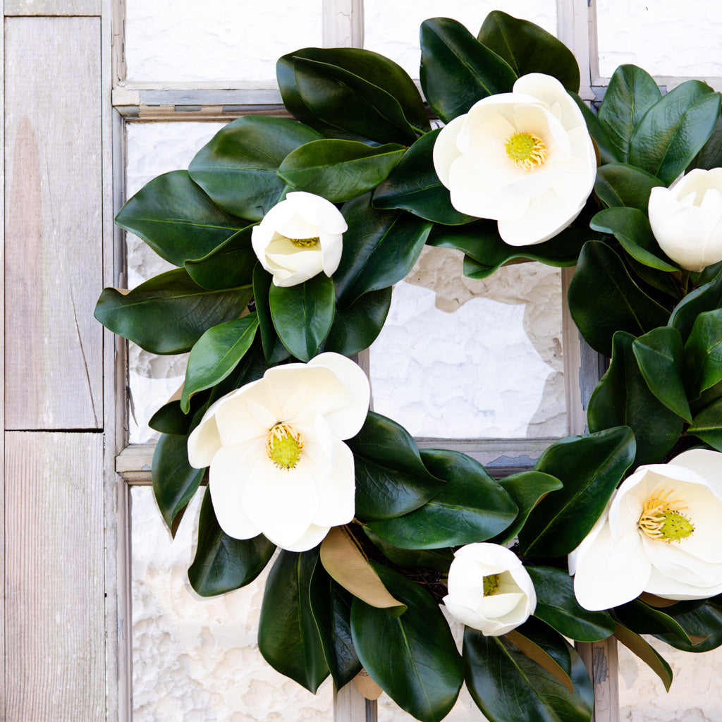 Magnolia Natural Wreath with Three Flowers and Buds