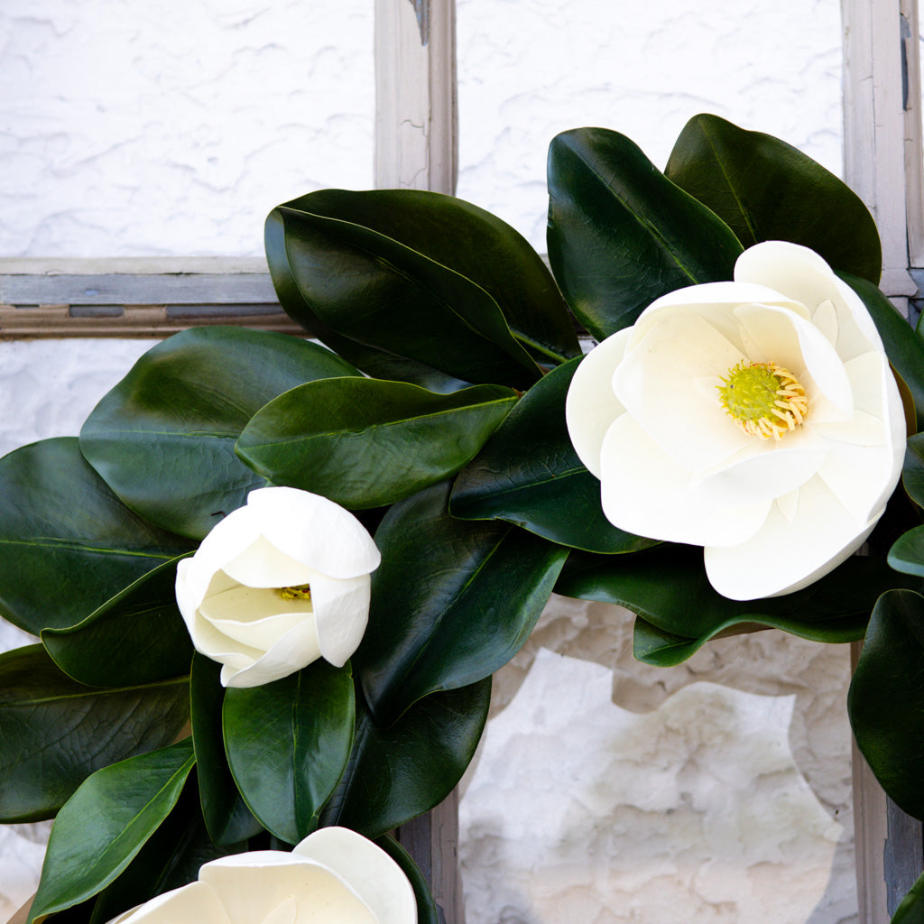 Magnolia Natural Wreath with Three Flowers and Buds