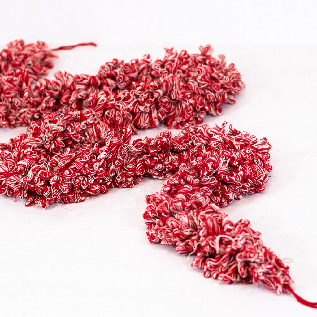 6 ft. Looped Cotton Thread Red and White Garland