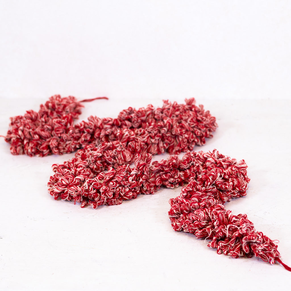 6 ft. Looped Cotton Thread Red and White Garland