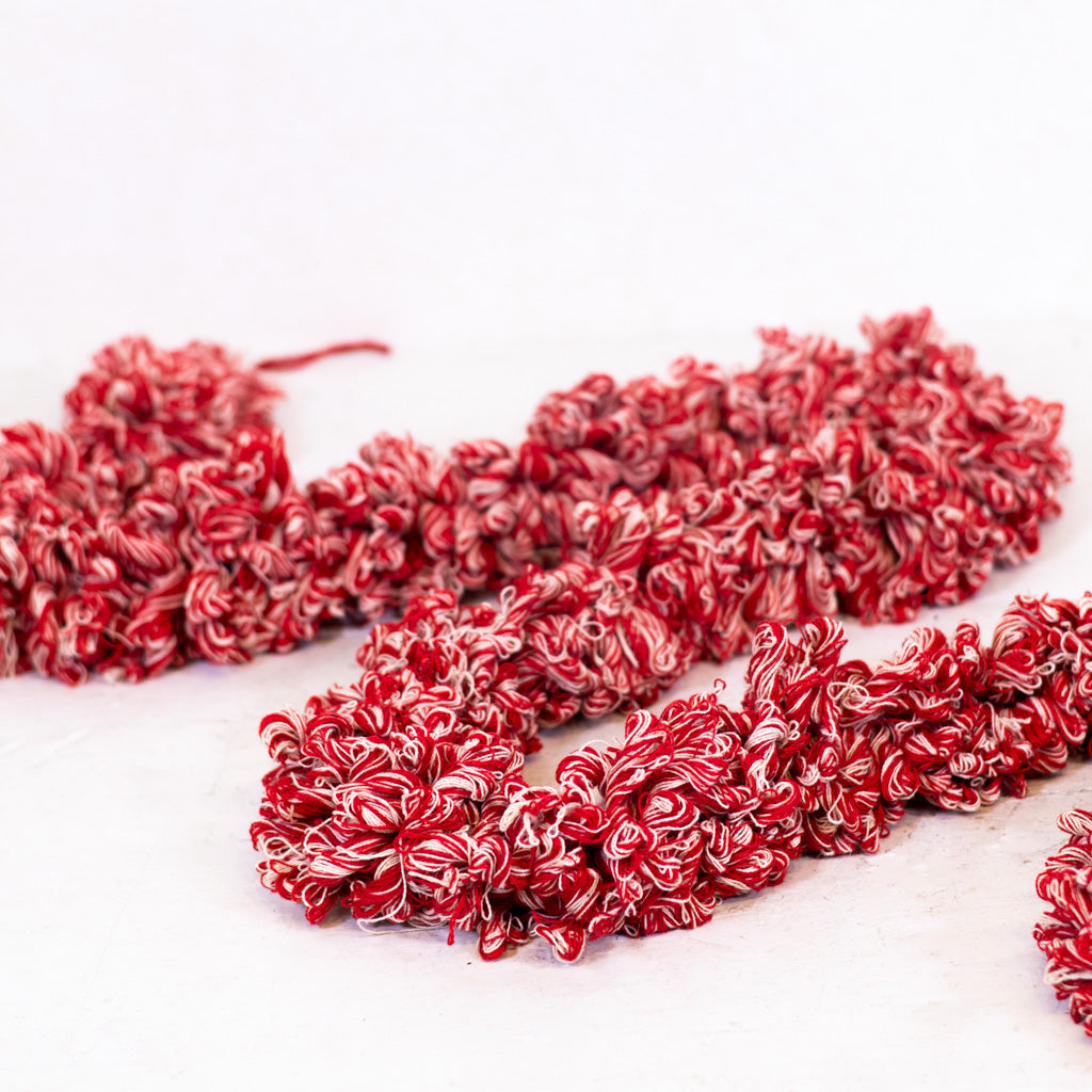 6 ft. Looped Cotton Thread Red and White Garland