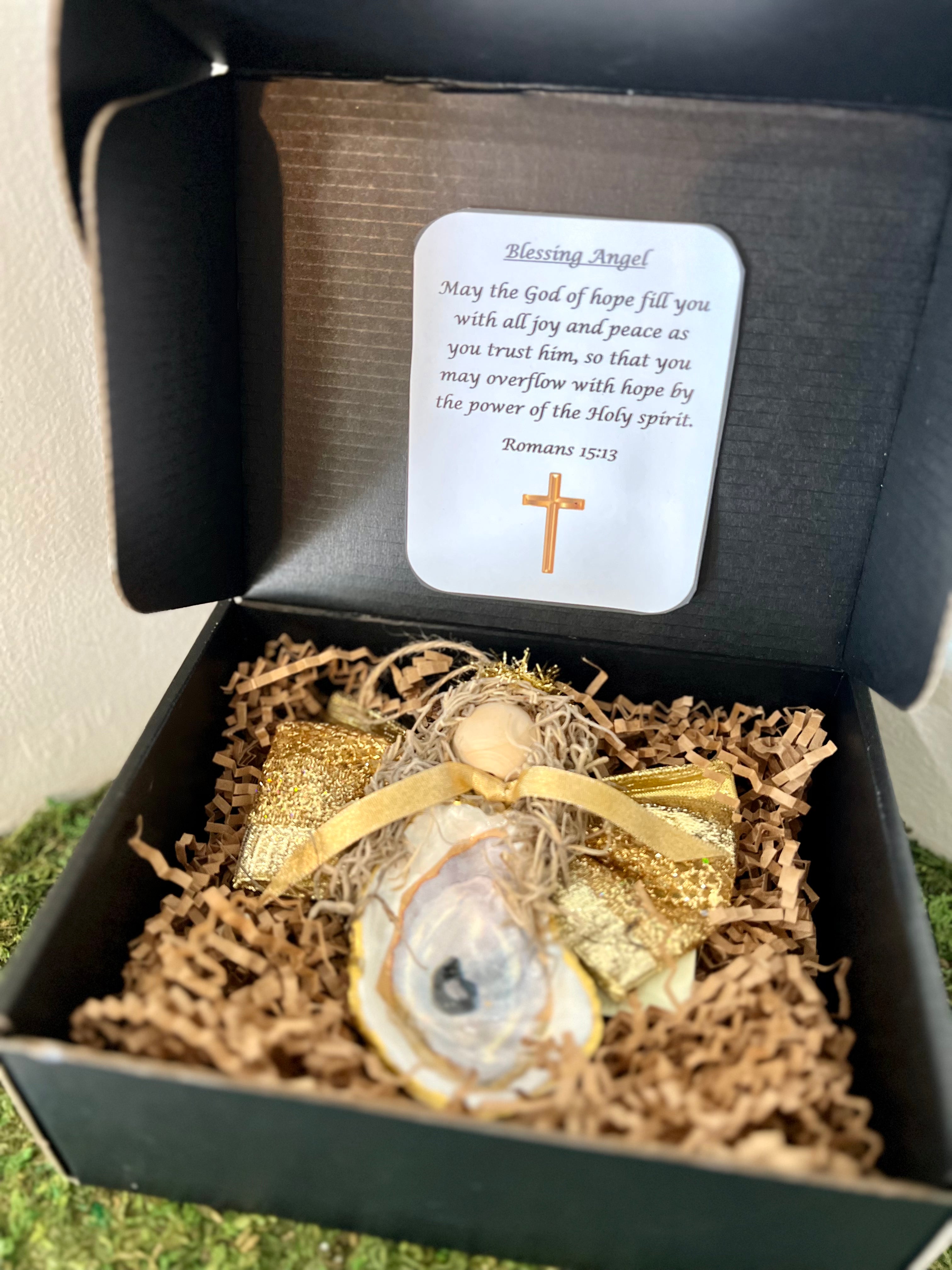 11.13.25 @ 11AM | Oyster Shell Angel Ornament Workshop
