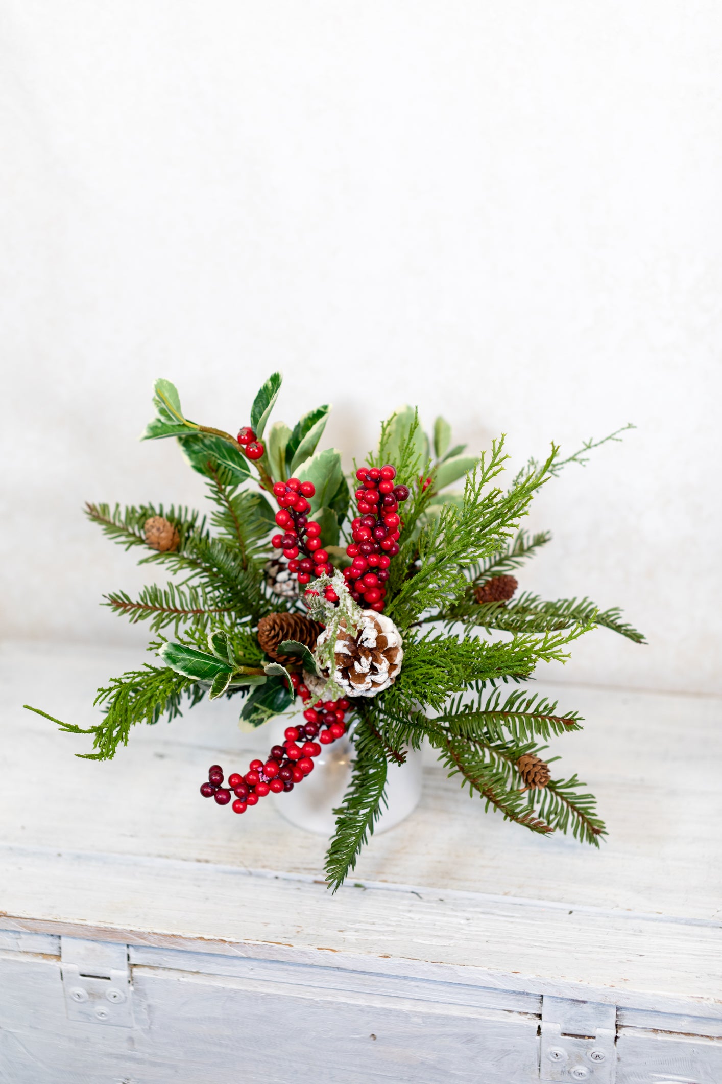 Holly Jolly Bouquet Petite Drop in