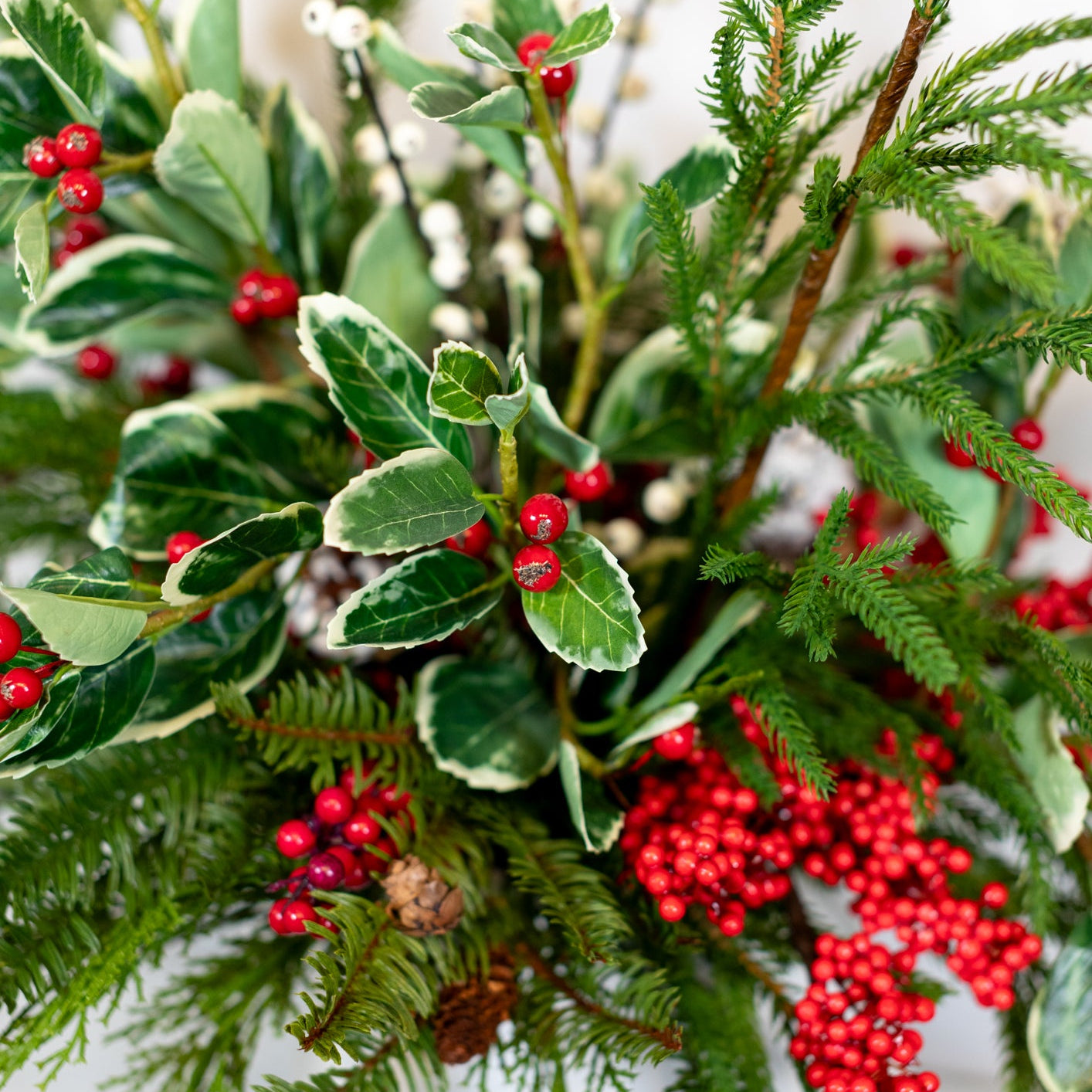 Holly Jolly Grand Bouquet