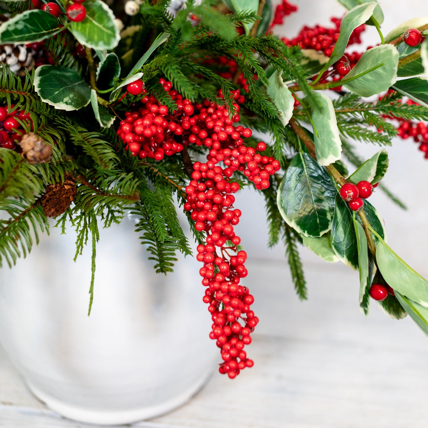 Holly Jolly Grand Bouquet