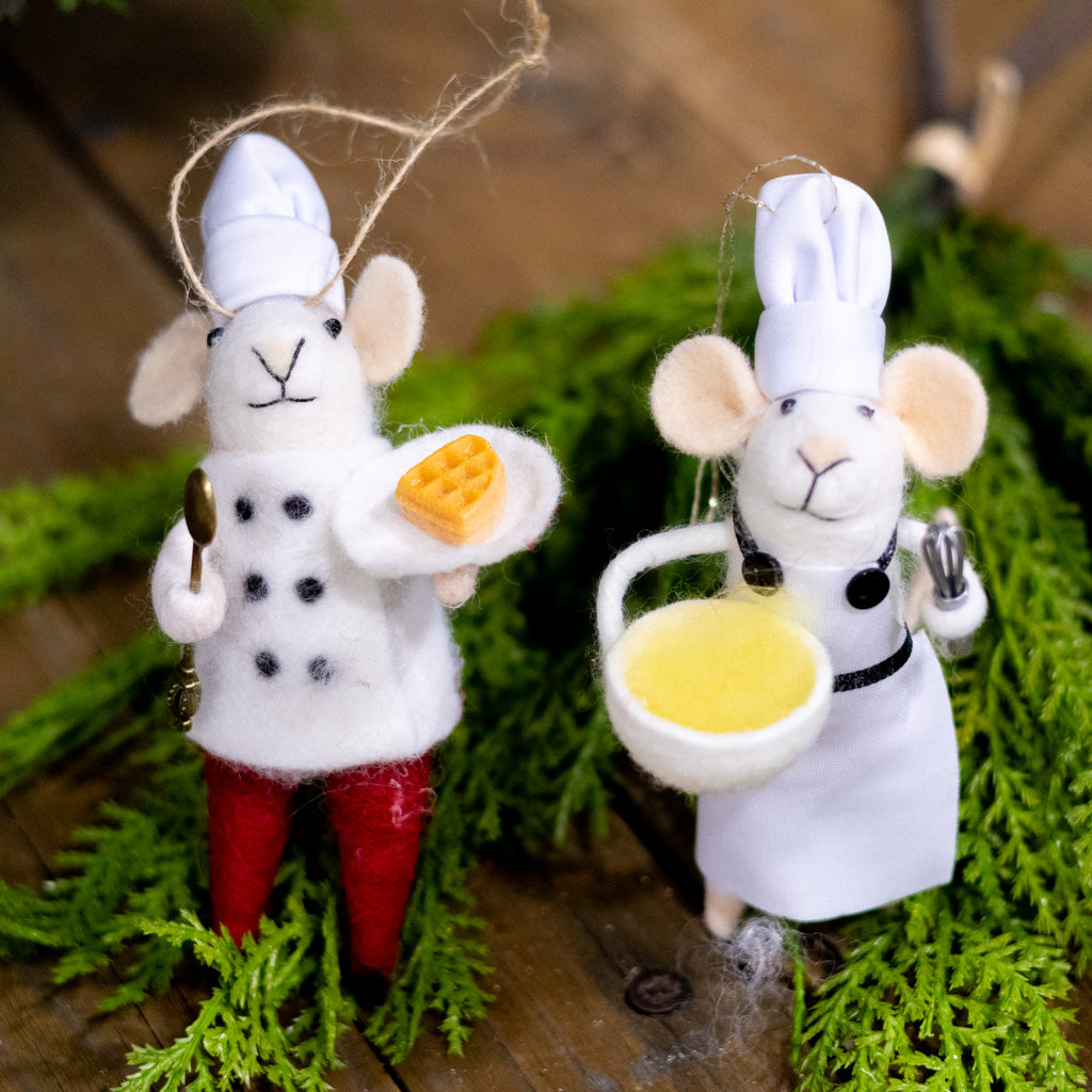 Felt Baker Mouse Holding Mixing Bowl Ornament