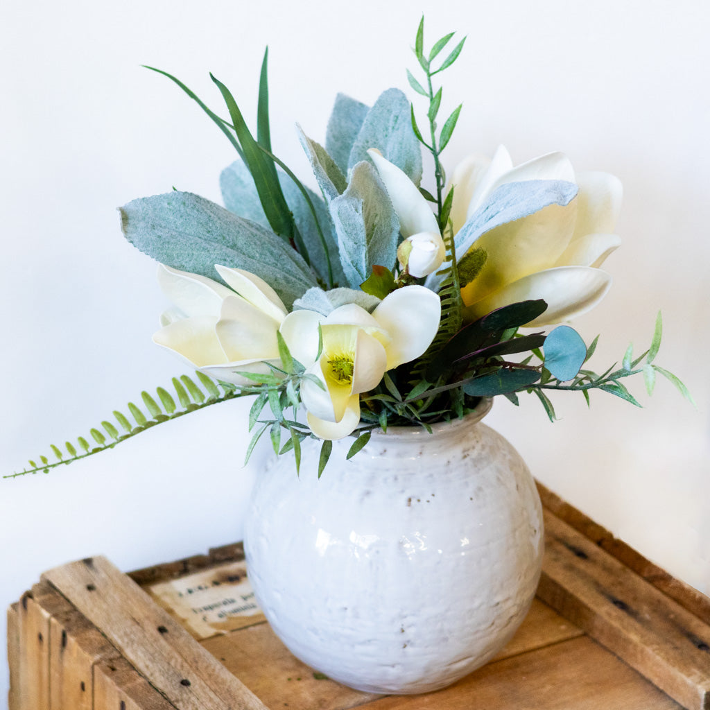 Saucer Magnolia Petite Bouquet