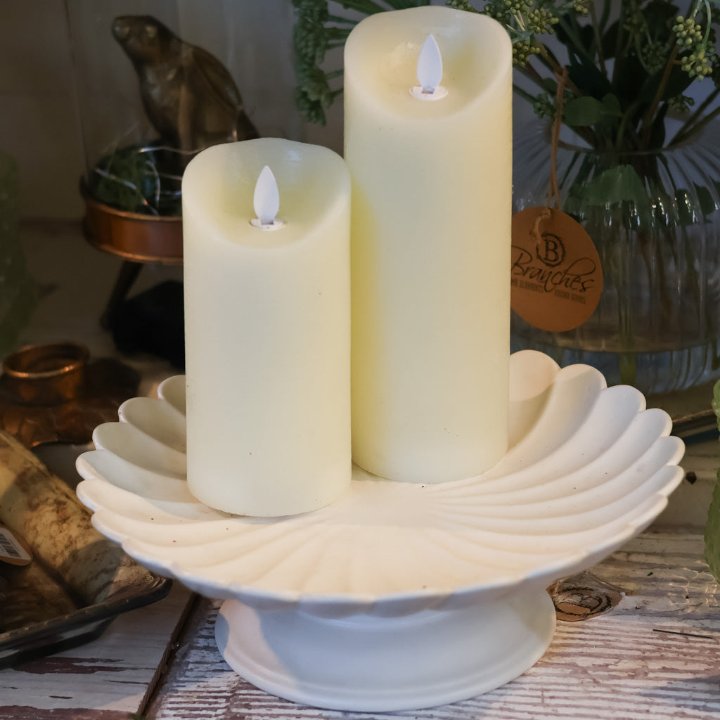 Scalloped Pedestal Cake Dish