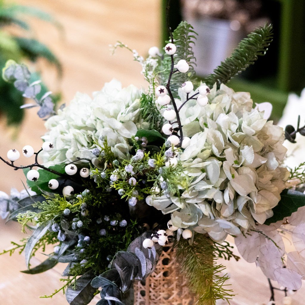 Winter Blues Grand Bouquet Drop In