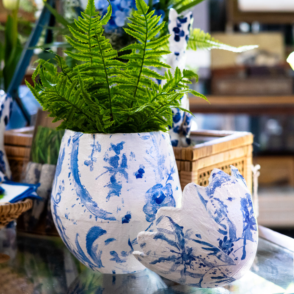 Chinoiserie Blue Scallop Egg