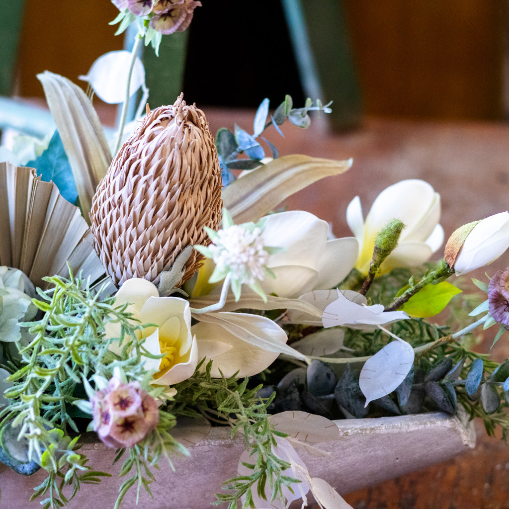 The Egret Elongated Centerpiece Drop In
