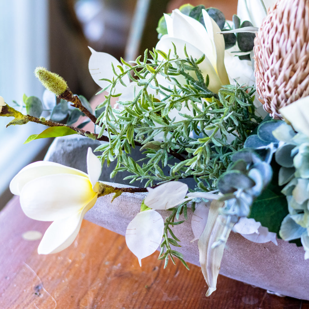 The Egret Elongated Centerpiece Drop In