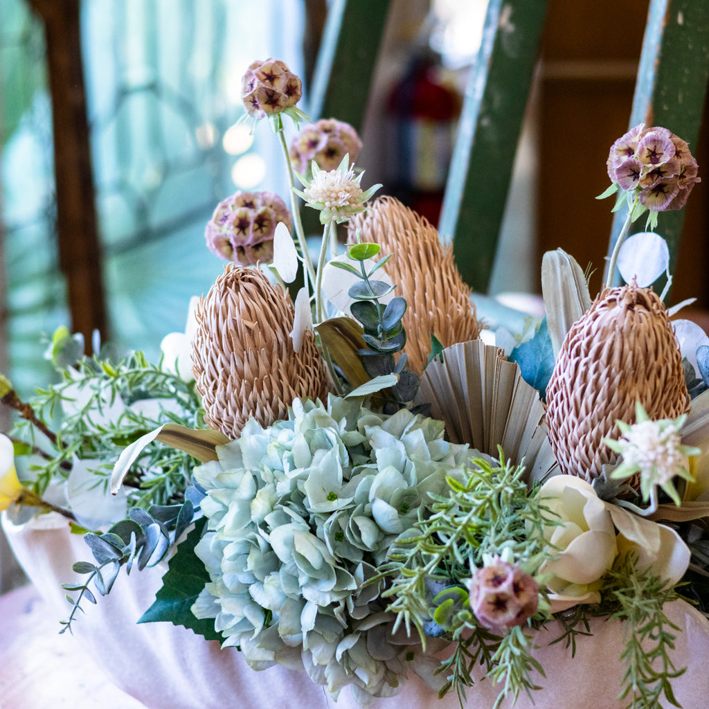The Egret Elongated Centerpiece Drop In