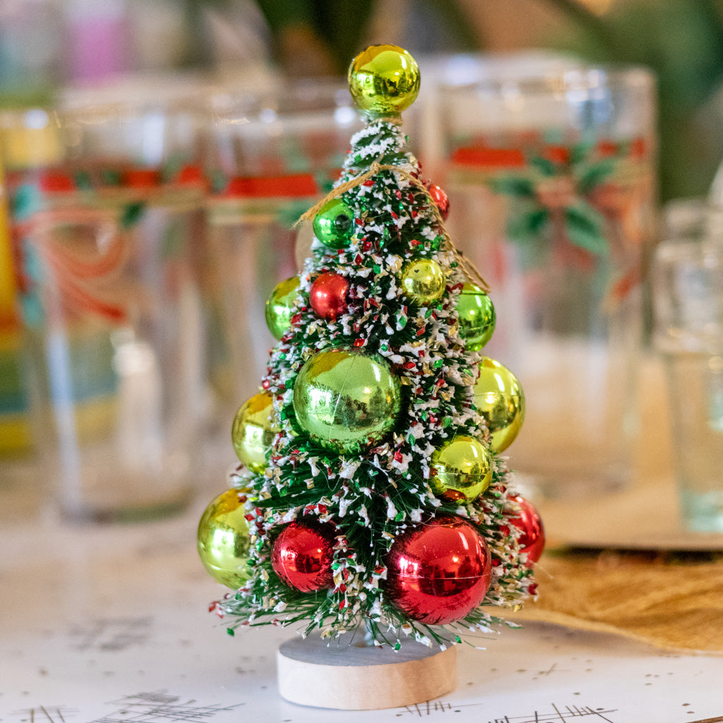 Short Retro Red Green Sisal Tree Ornament