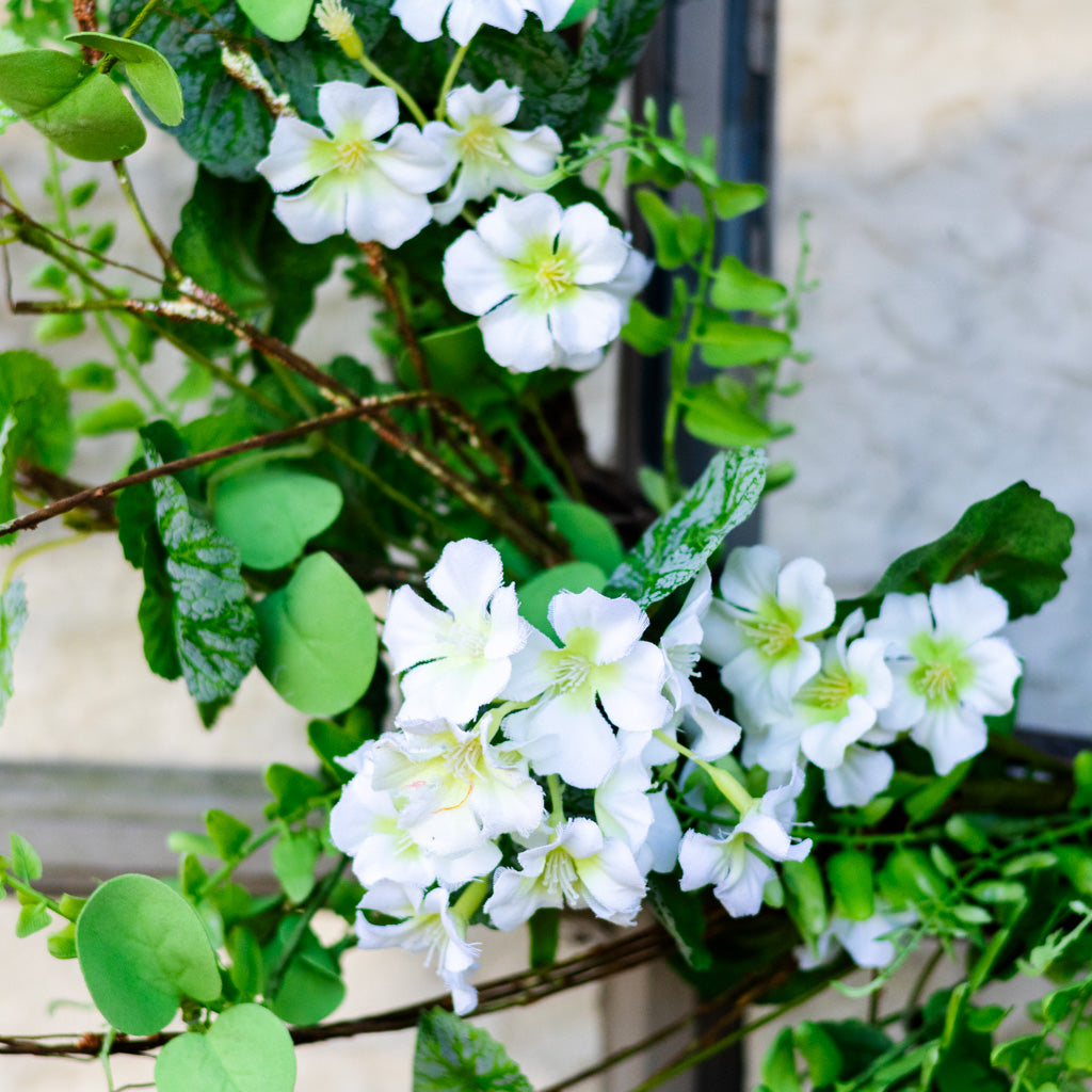 Cream Geranium Mixed Foliage Wreath
