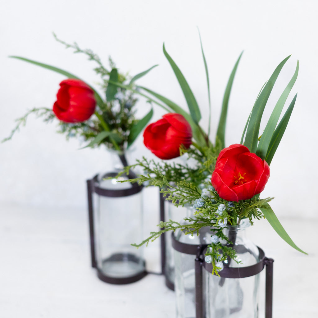 Red Tulip Holiday Mini Bouquet Drop In
