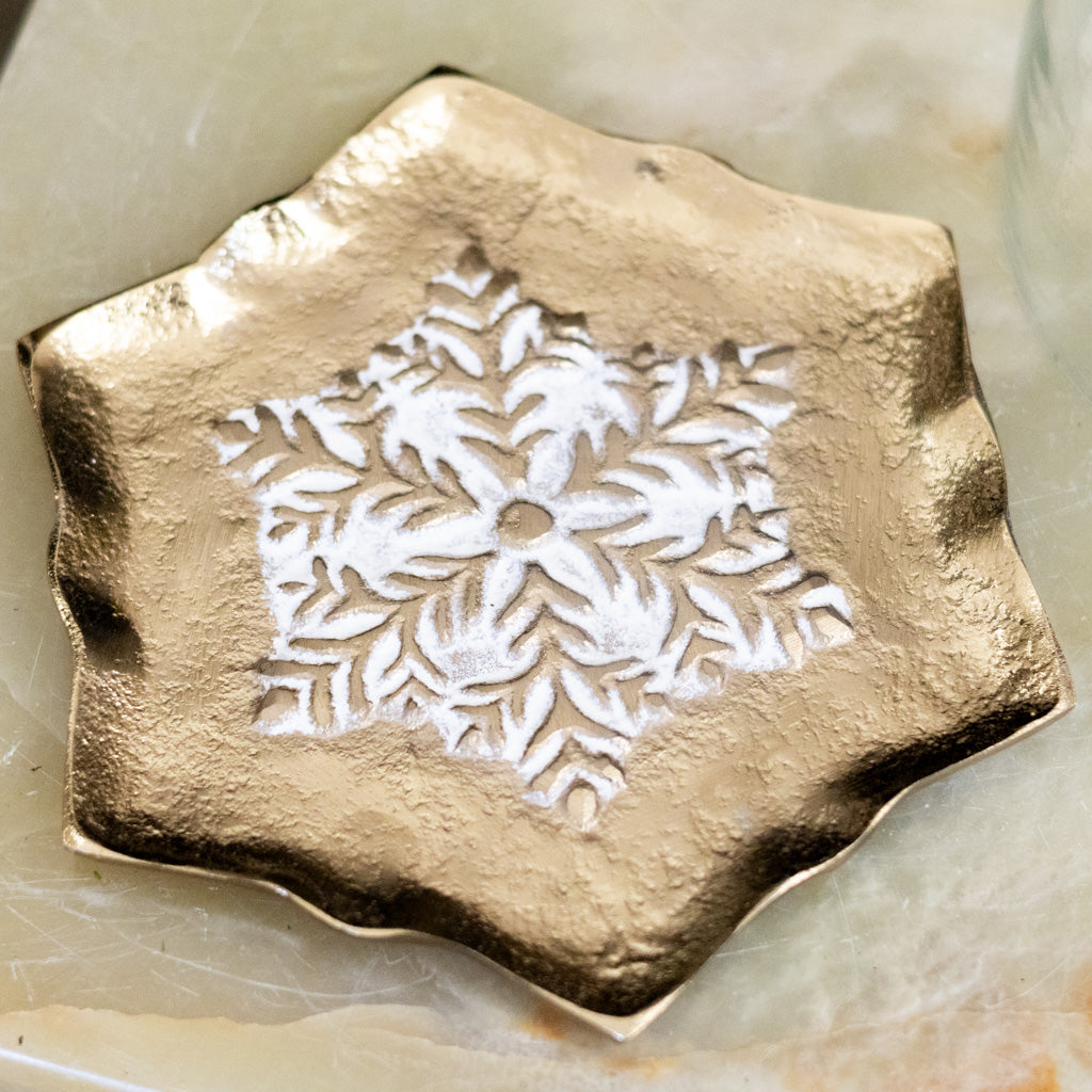 Snowflake Glass Dome with Metal Plate