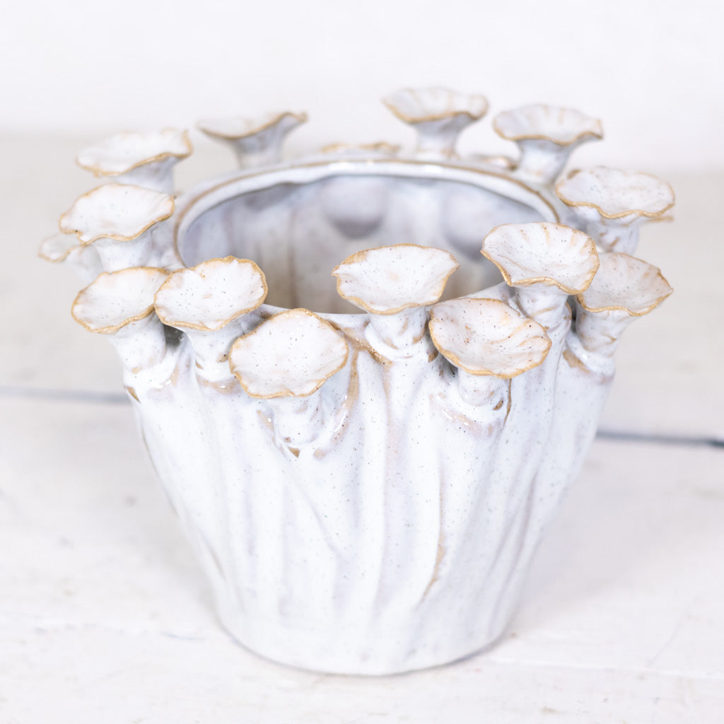 Stoneware Pot with Flower Rim Cream Tan