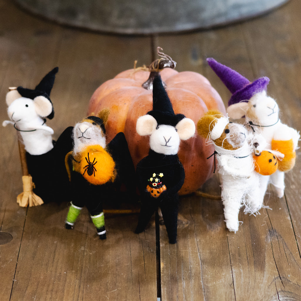 Wool Felt Halloween Mouse with Candy Corn