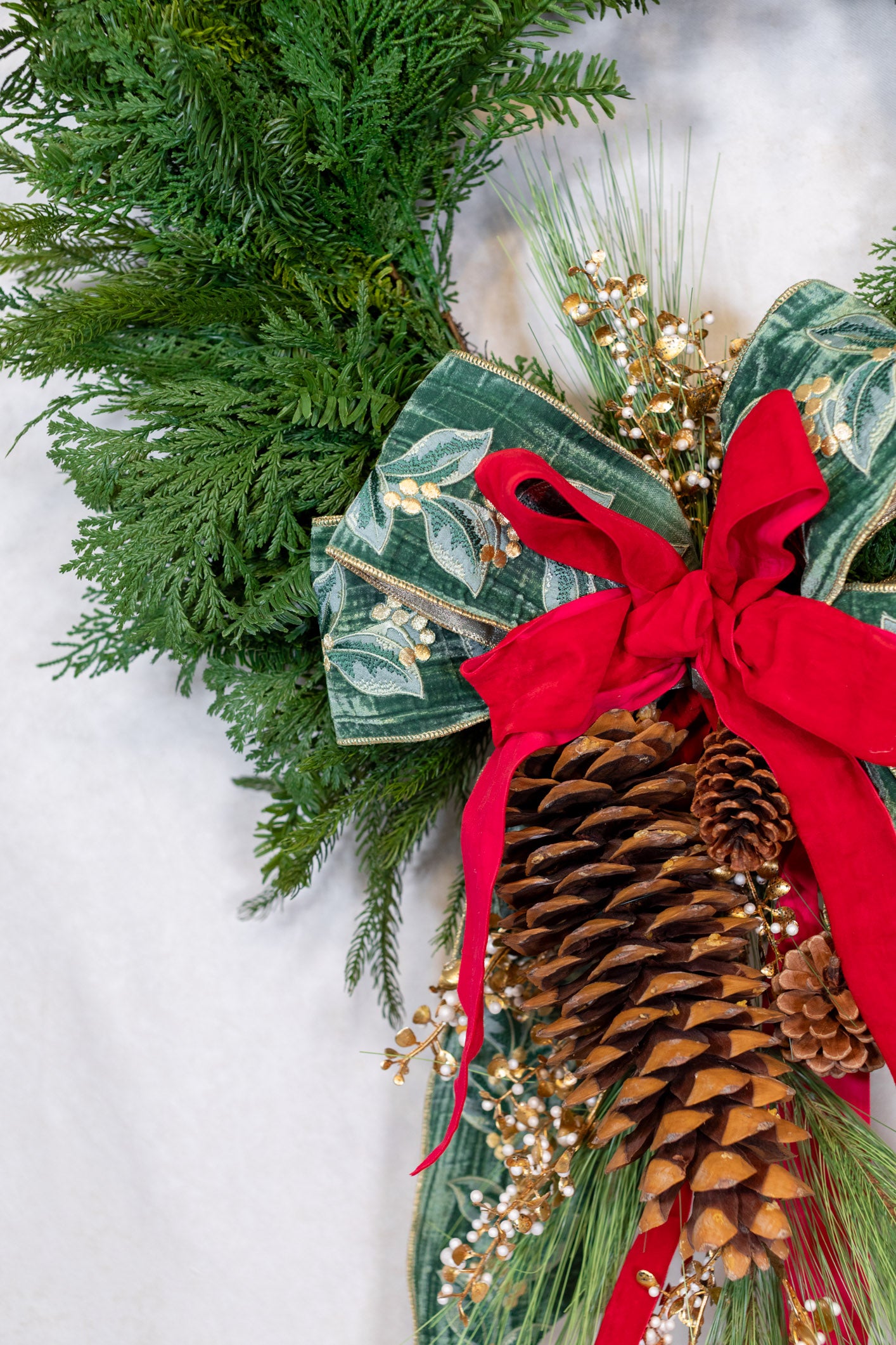 Gilded Mistletoe Bow Bough