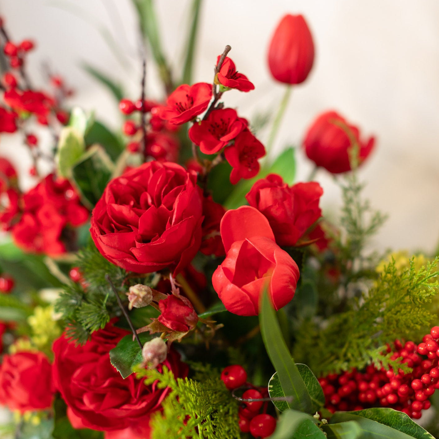 Holiday Hostess with the Mostess Centerpiece