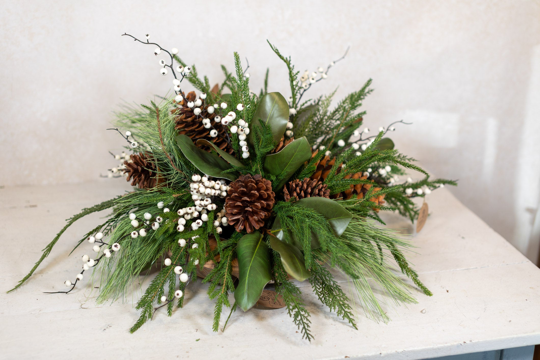 Very Berry White Round Centerpiece Drop-In