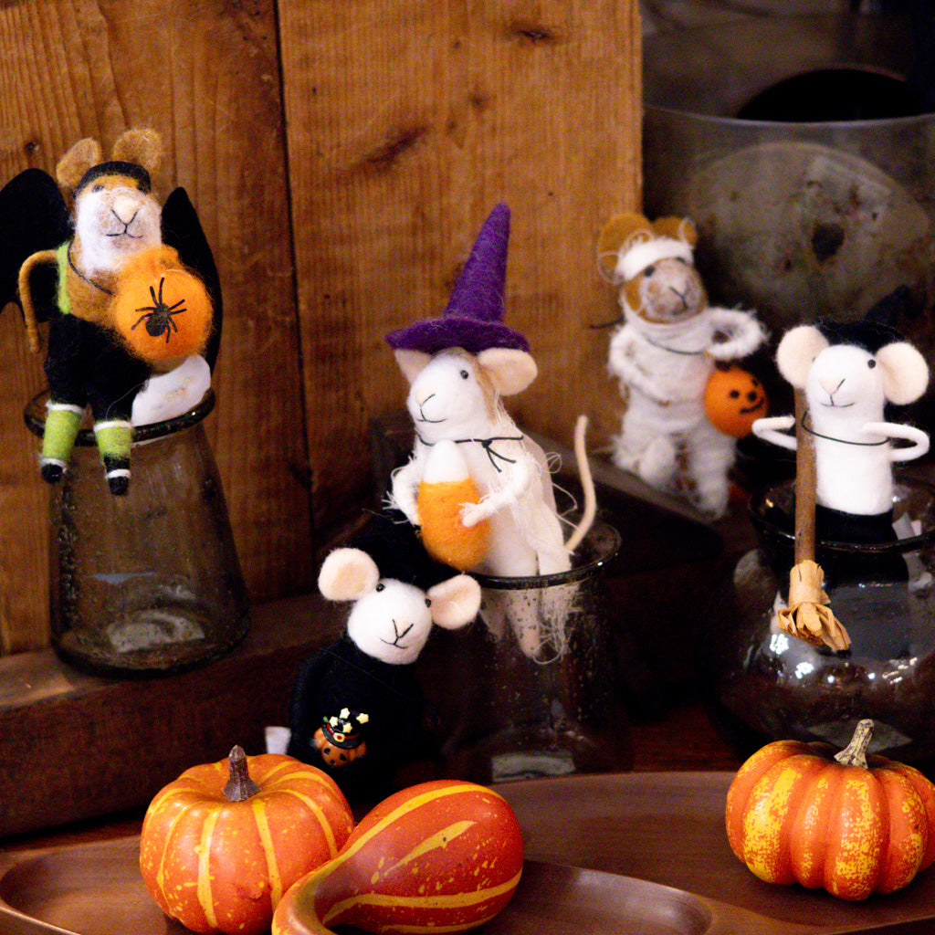 Wool Felt Halloween Mouse with Pumpkin