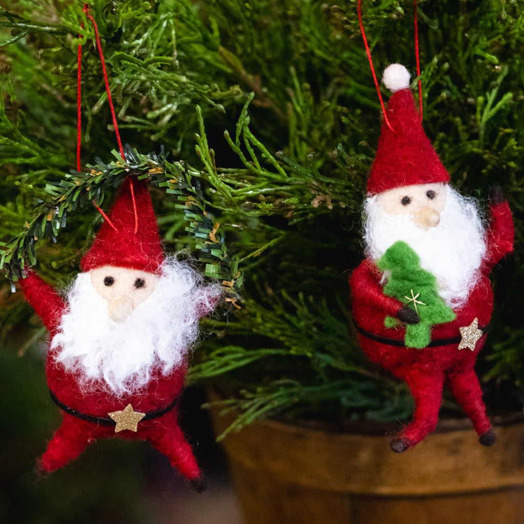 Felt Dancing Santa with Garland