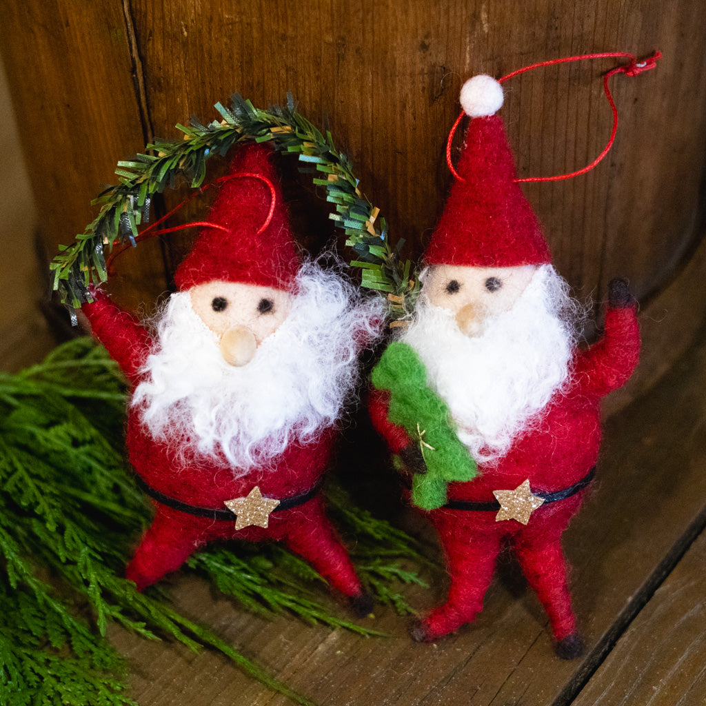 Felt Dancing Santa with Garland