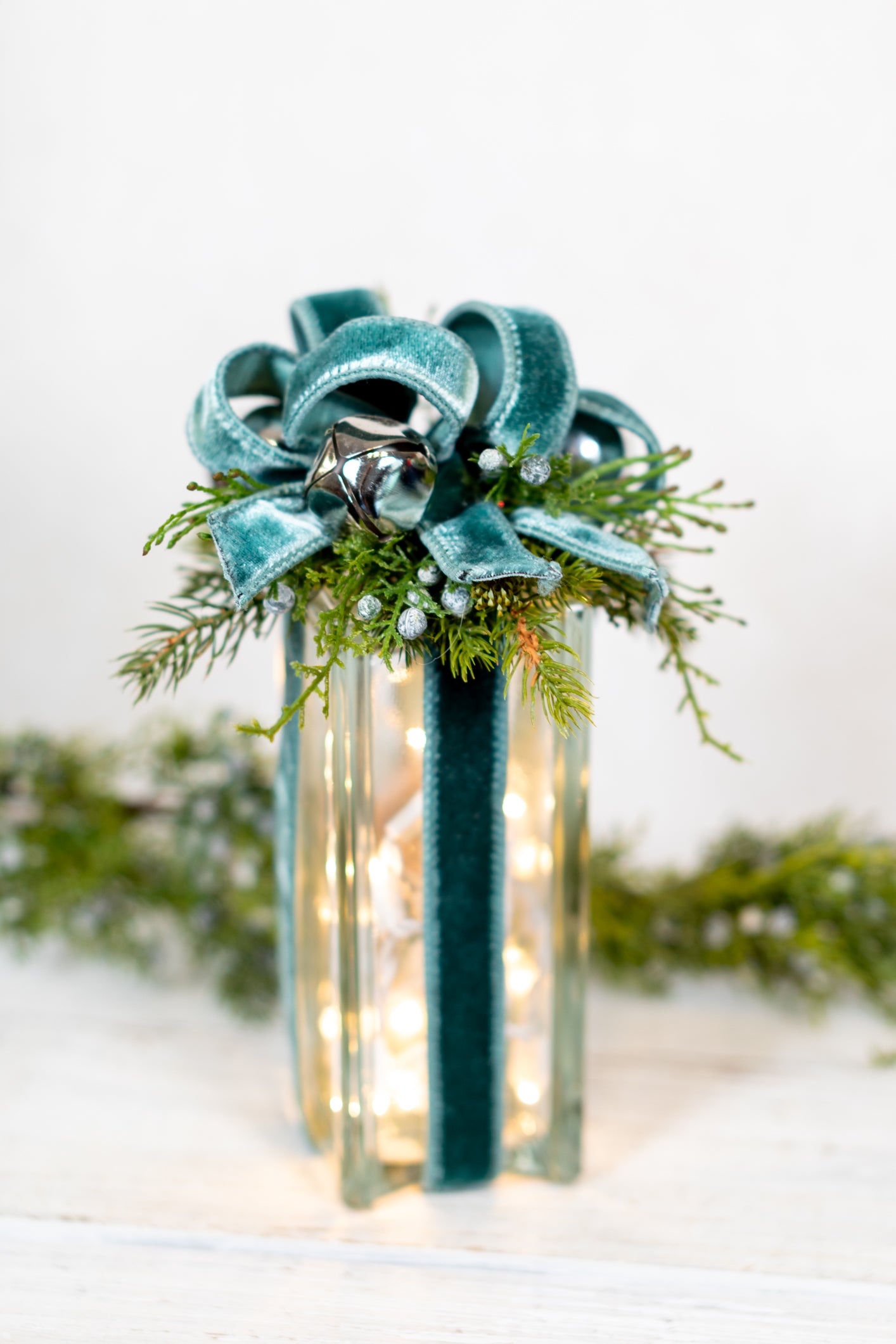 Battery Operated Simply Blue Vertical Light Block