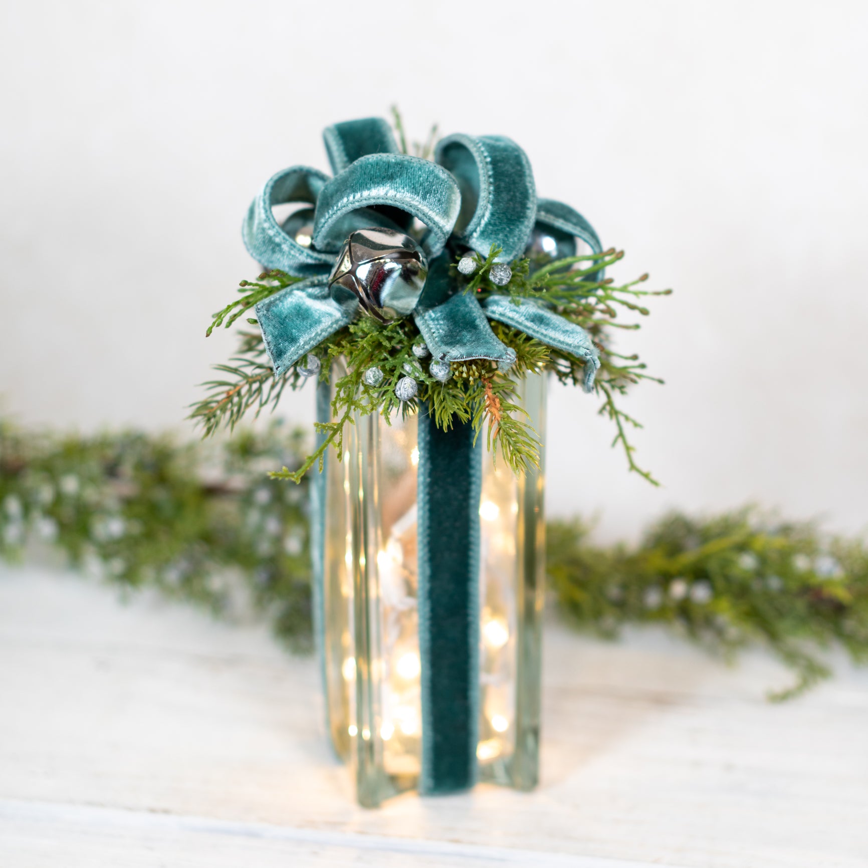 Battery Operated Simply Blue Vertical Light Block