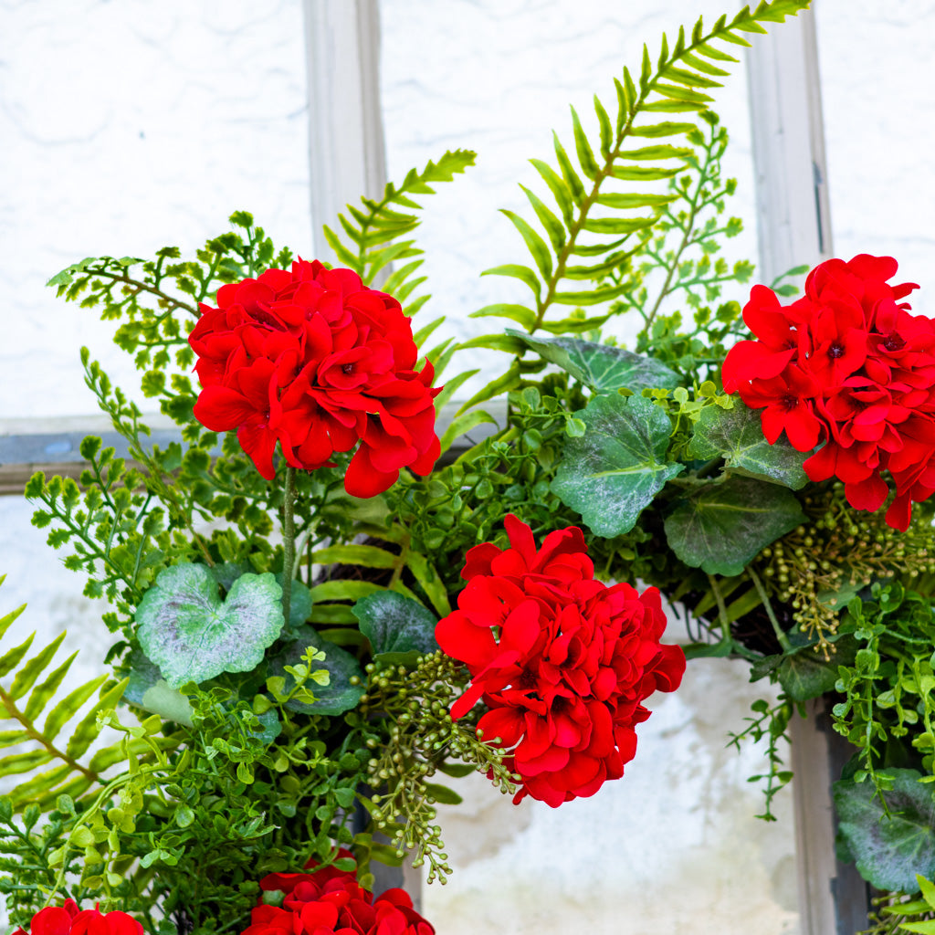 Grand Geranium Wreath
