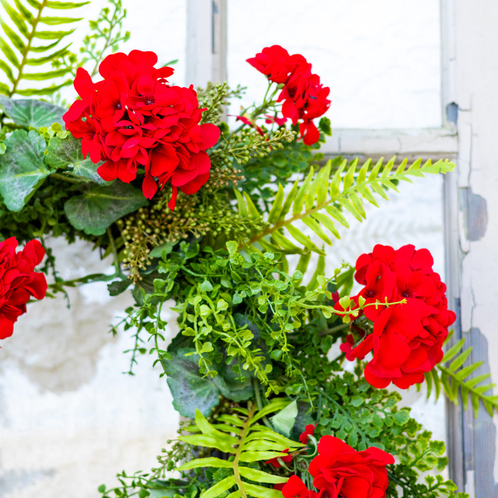 Grand Geranium Wreath